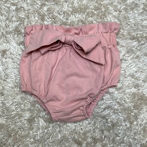 REVERIE THREADS || Baby Girl (6-12M) Pink Bloomers w/ Bow